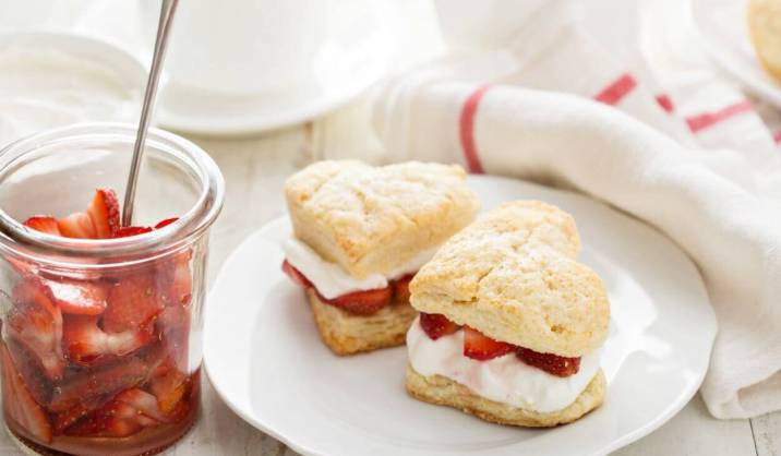Las deliciosas galletas de mantequilla nunca pasan desapercibidas, es por ello que la galleta mantecosa por excelencia se merece la mejor mantequilla y con Kerrygold apuestas sobre seguro. Relájese con una taza de té y disfrute de una o dos galletas. Todo con moderación… si puedes aguantar la tentación.